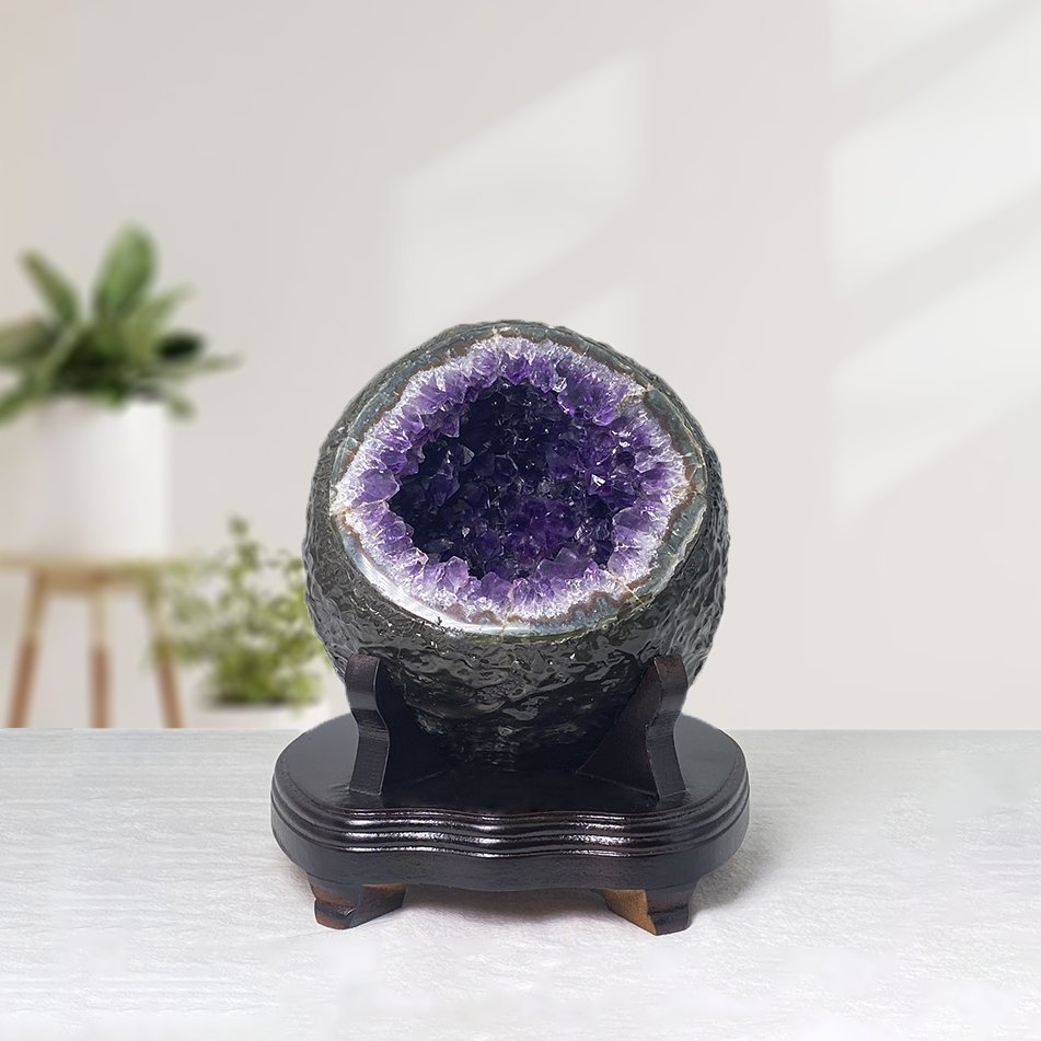 紫水晶洞怎麼選？巴西 vs 烏拉圭水晶洞差異在哪？